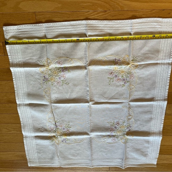 Embroidered Floral Tablecloth. Square. Handmade. New. Vintage. - Picture 7 of 8